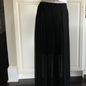 BCBGMaxAzria Skirts - BCBG Black pleated chiffon skirt size M BCBGMaxAzria Skirts - BCBG Black pleated chiffon skirt size M